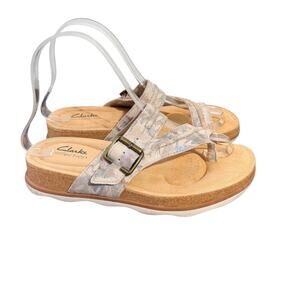 Clarks Women's Brynn Madi Flat Sandal Sand Interest Buckle Size 6.5
